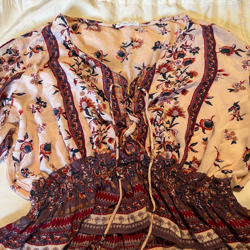 Cute indie shirt bought it for 15 selling it for five